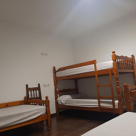 Albergue Berce Do Camino ตริอากาสเตลา ภายนอก รูปภาพ