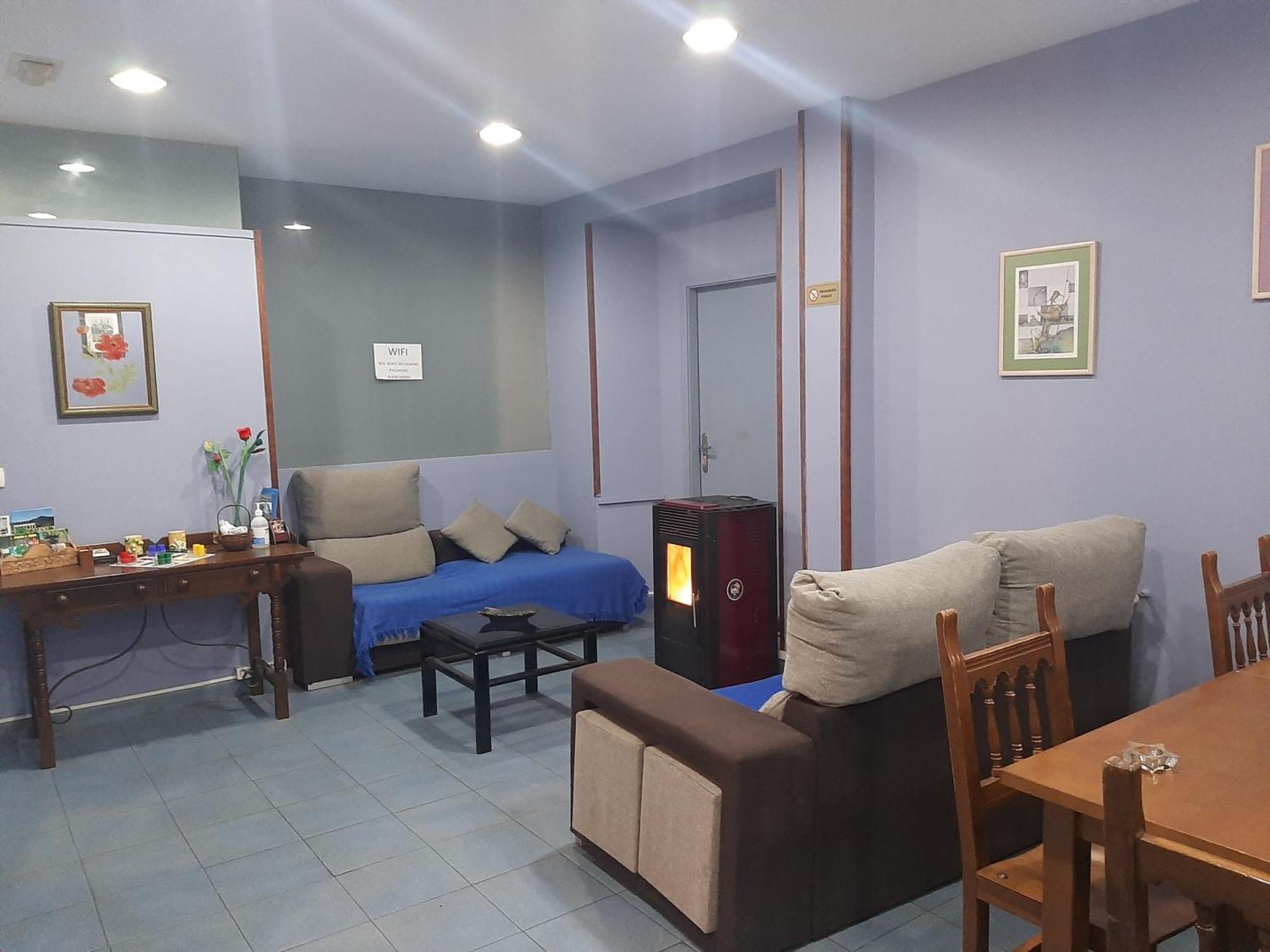 Albergue Berce Do Camino ตริอากาสเตลา ภายนอก รูปภาพ