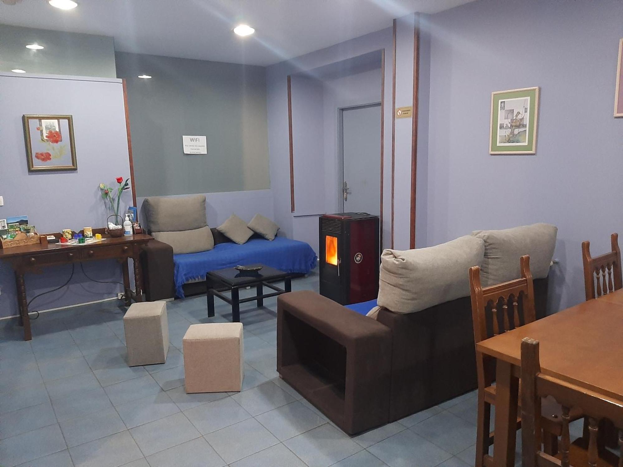 Albergue Berce Do Camino ตริอากาสเตลา ภายนอก รูปภาพ