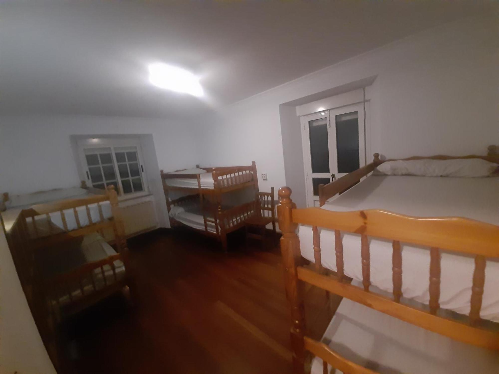 Albergue Berce Do Camino ตริอากาสเตลา ภายนอก รูปภาพ